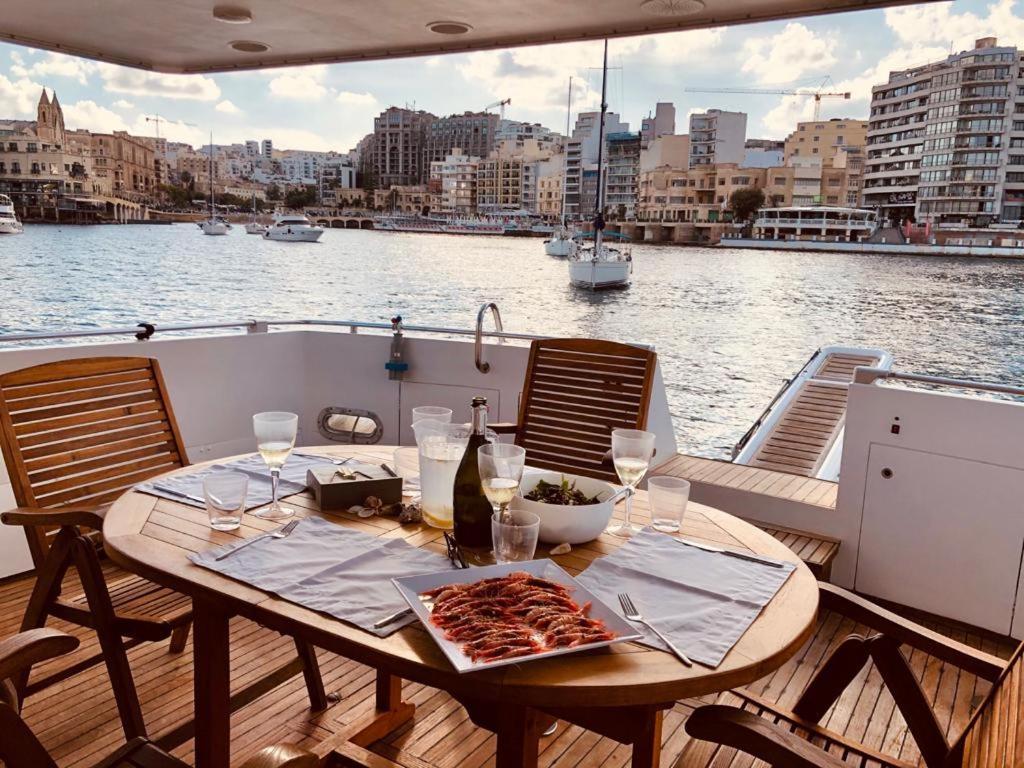 Hotel Sea Baroniv "Bedsonboat" Vittoriosa Exterior foto